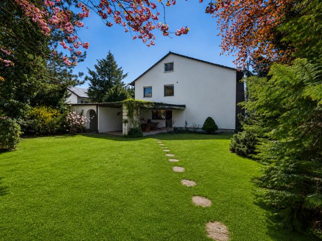 Haus zum Kaufen in Hohenbrunn 1.890.000,00 EUR 270 m²