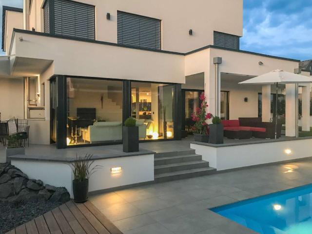 Haus zum Kaufen in Horhausen 977.000,00 EUR 210 m²