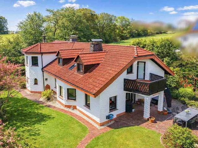 Haus zum Kaufen in Hosenfeld 569.000,00 EUR 241.53 m²
