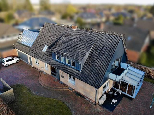 Haus zum Kaufen in Hatten 469.000,00 EUR 229 m²
