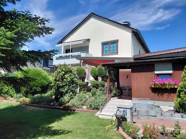 Haus zum Kaufen in Hattersheim am Main 585.000,00 EUR 200 m²