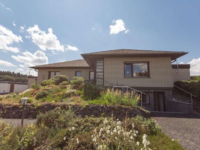 Haus zum Kaufen in Hauroth 495.000,00 EUR 200 m²