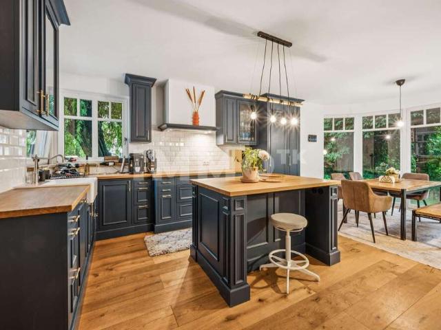 Haus zum Kaufen in Haan 1.150.000,00 EUR 219 m²