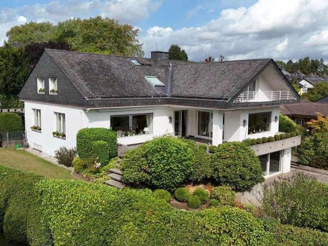 Haus zum Kaufen in Haan 1.150.000,00 EUR 394 m²