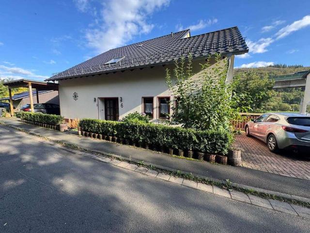 Haus zum Kaufen in Haiger Sechshelden 295.000,00 EUR 177 m²