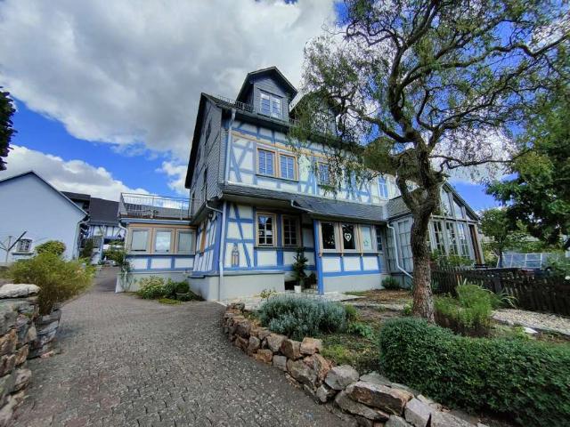Haus zum Kaufen in Heidenrod Kemel 740.000,00 EUR 321.5 m²