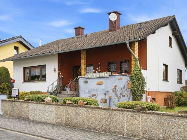 Haus zum Kaufen in Heidenrod Laufenselden 255.000,00 EUR 99 m²