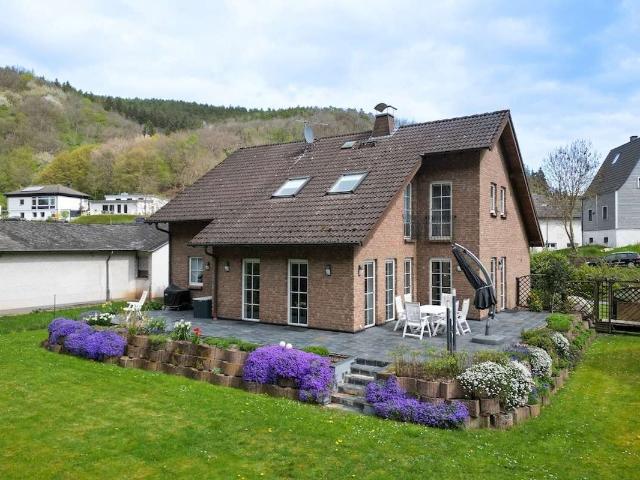 Haus zum Kaufen in Heimbach 499.850,00 EUR 217 m²