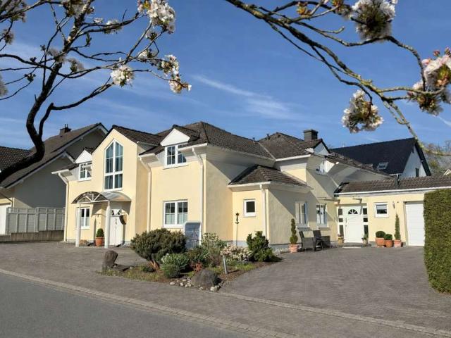 Haus zum Kaufen in Helferskirchen 569.000,00 EUR 284 m²