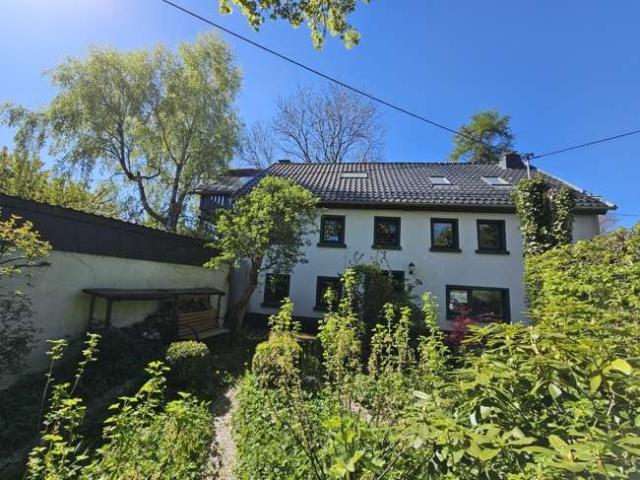Haus zum Kaufen in Hellenthal 275.000,00 EUR 244 m²