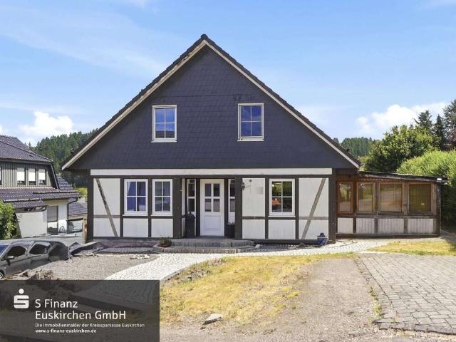 Haus zum Kaufen in Hellenthal 289.000,00 EUR 169 m²