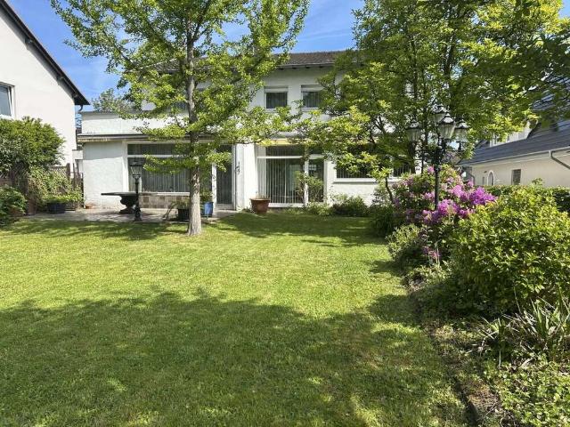 Haus zum Kaufen in Hennef Zentrum 795.000,00 EUR 221 m²