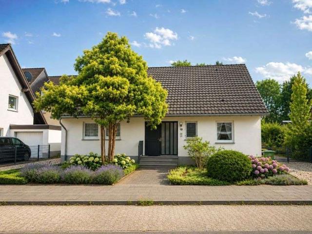 Haus zum Kaufen in Hennef 598.000,00 EUR 179 m²