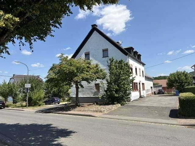 Haus zum Kaufen in Hersdorf 250.000,00 EUR 249 m²