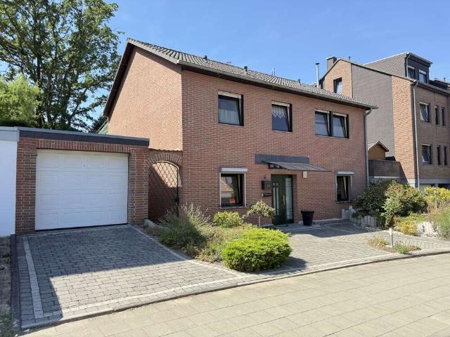 Haus zum Kaufen in Herzogenrath 399.000,00 EUR 148.66 m²