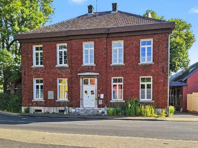Haus zum Kaufen in Herzogenrath 449.000,00 EUR 164.6 m²