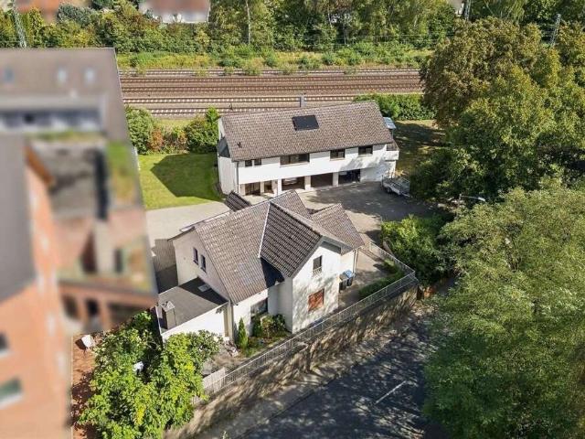 Haus zum Kaufen in Hiddenhausen 349.000,00 EUR 195 m²