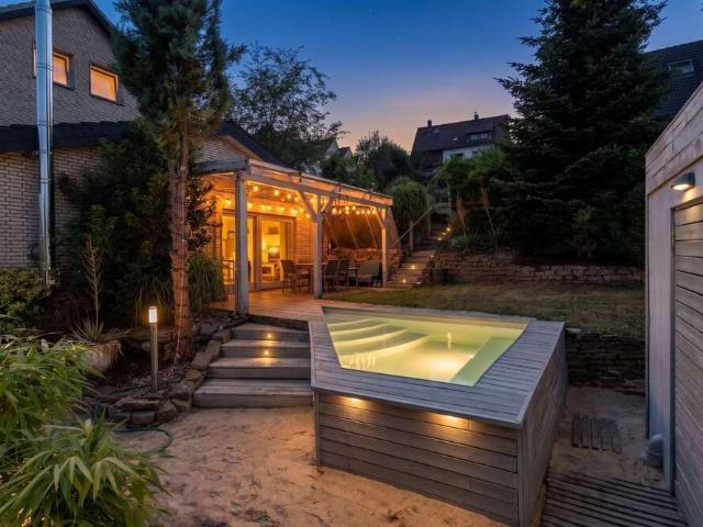 Haus zum Kaufen in Hiddenhausen 370.000,00 EUR 290 m²