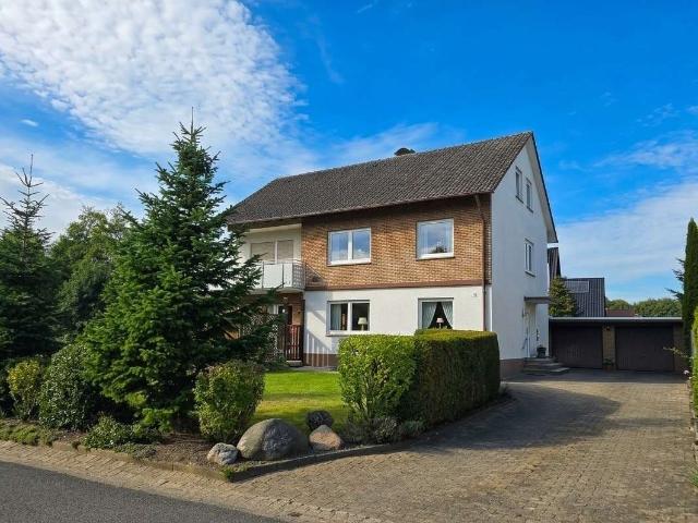 Haus zum Kaufen in Hiddenhausen 380.000,00 EUR 230 m²
