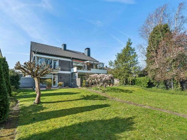 Haus zum Kaufen in Hilden 2.250.000,00 EUR 472 m²