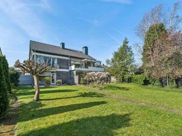 Haus zum Kaufen in Hilden 2.250.000,00 EUR 472 m²