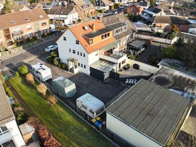 Haus zum Kaufen in Hilden 889.999,00 EUR 285 m²