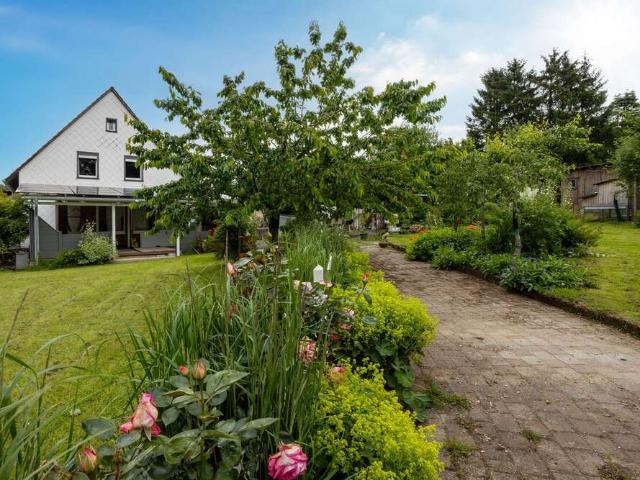 Haus zum Kaufen in Hillesheim 292.000,00 EUR 165 m²