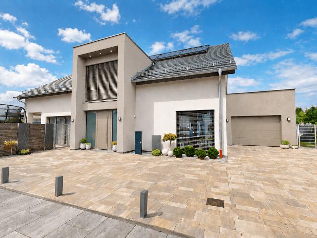 Haus zum Kaufen in Hütschenhausen 850.000,00 EUR 292 m²
