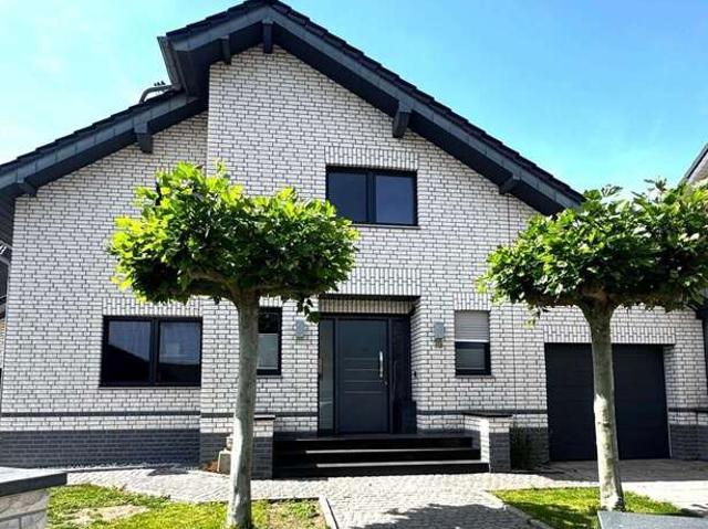 Haus zum Kaufen in Hückelhoven 575.000,00 EUR 179.95 m²