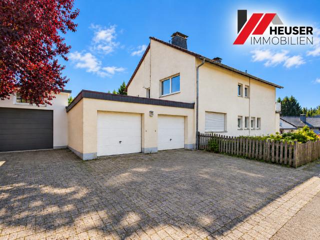 Haus zum Kaufen in Hückeswagen 360.000,00 EUR 210 m²