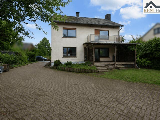 Haus zum Kaufen in Hüllhorst 320.000,00 EUR 226 m²