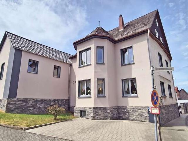 Haus zum Kaufen in Hünstetten 548.000,00 EUR 245.9 m²