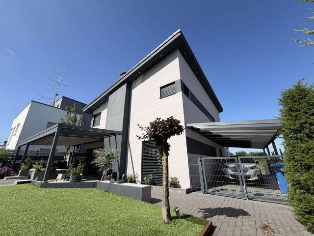 Haus zum Kaufen in Hünstetten 720.000,00 EUR 201.66 m²