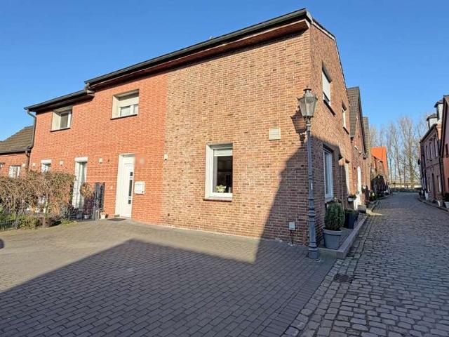 Haus zum Kaufen in Hünxe 485.000,00 EUR 246 m²