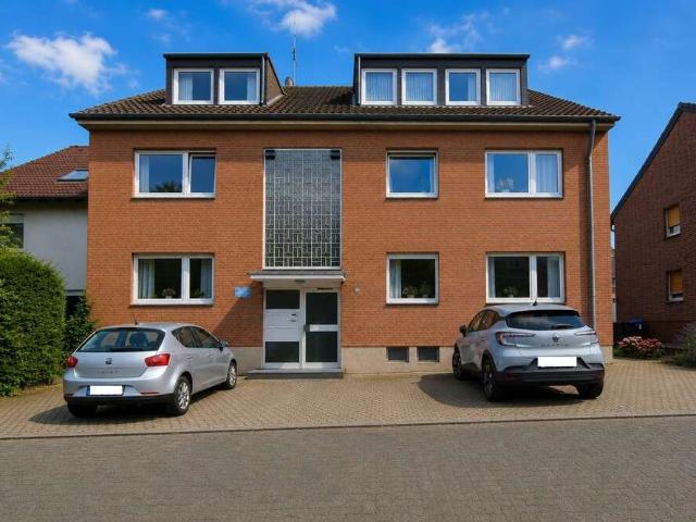 Haus zum Kaufen in Hürth 1.050.000,00 EUR 390.59 m²