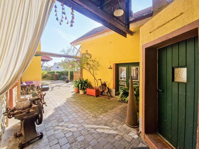 Haus zum Kaufen in Ingelheim am Rhein 598.000,00 EUR 222 m²