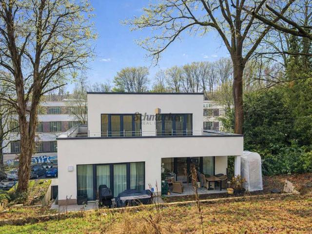 Haus zum Kaufen in Iserlohn 1.750.000,00 EUR 436 m²