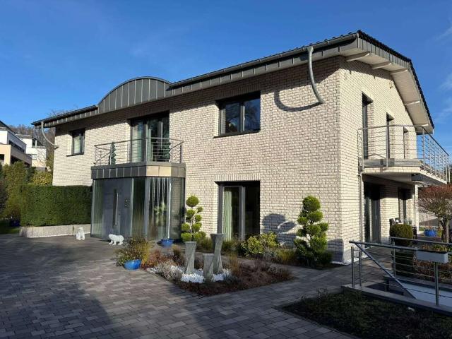 Haus zum Kaufen in Iserlohn 1.090.000,00 EUR 310 m²