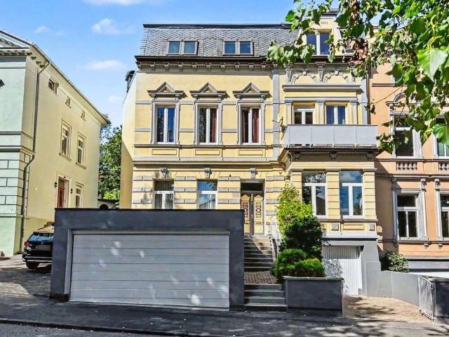 Haus zum Kaufen in Iserlohn 689.900,00 EUR 498 m²