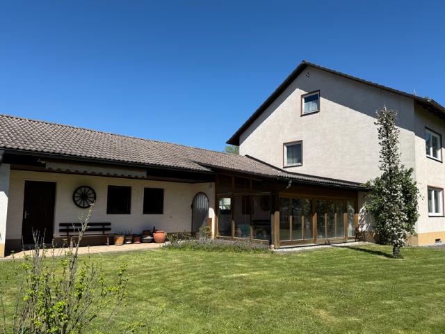 Haus zum Kaufen in Jengen 550.000,00 EUR 194 m²