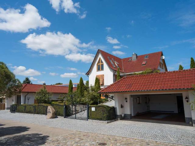 Haus zum Kaufen in Jerichow 650.000,00 EUR 378.78 m²