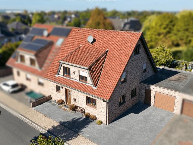 Haus zum Kaufen in Jüchen 585.000,00 EUR 198 m²