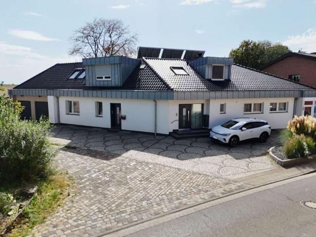 Haus zum Kaufen in Jüchen 825.000,00 EUR 263 m²