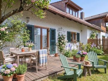 Haus zum Kaufen in Oberhaching 1.430.000,00 EUR 245 m²