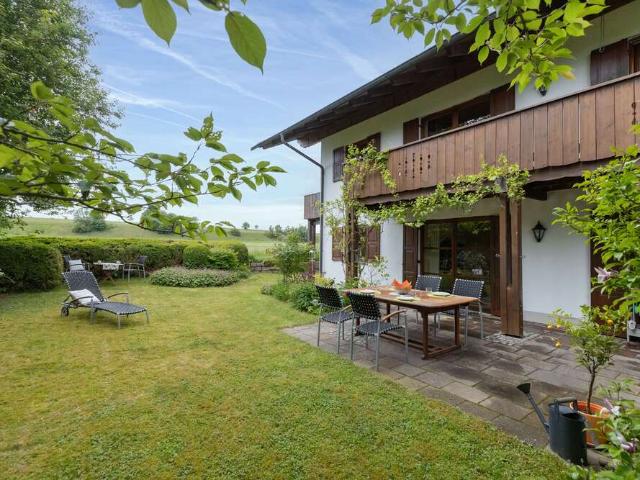 Haus zum Kaufen in Oberhaching 1.750.000,00 EUR 252 m²