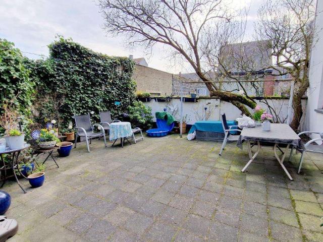 Haus zum Kaufen in Oberhausen 255.000,00 EUR 222.35 m²