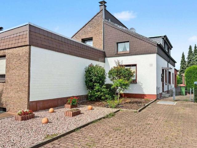 Haus zum Kaufen in Oberhausen 299.000,00 EUR 123 m²