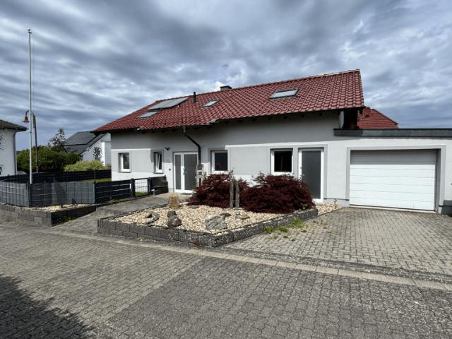 Haus zum Kaufen in Oberhonnefeld Gierend 420.000,00 EUR 154 m²