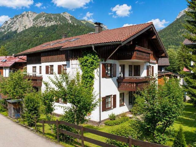 Haus zum Kaufen in Oberstdorf 1.732.000,00 EUR 309 m²