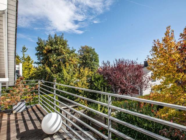 Haus zum Kaufen in Oberursel Oberstedten 1.690.000,00 EUR 220 m²